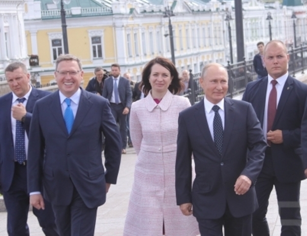 Путин в Омске с обычными гражданами