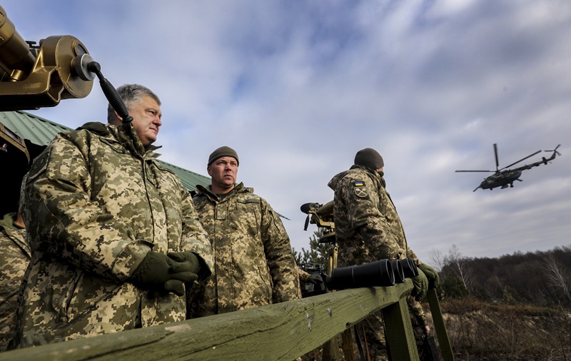 введение военного положения в Украине