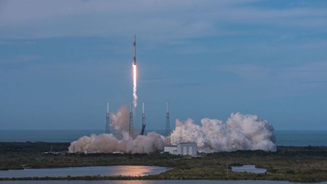 SpaceX запуск ракеты с военным спутником GPS