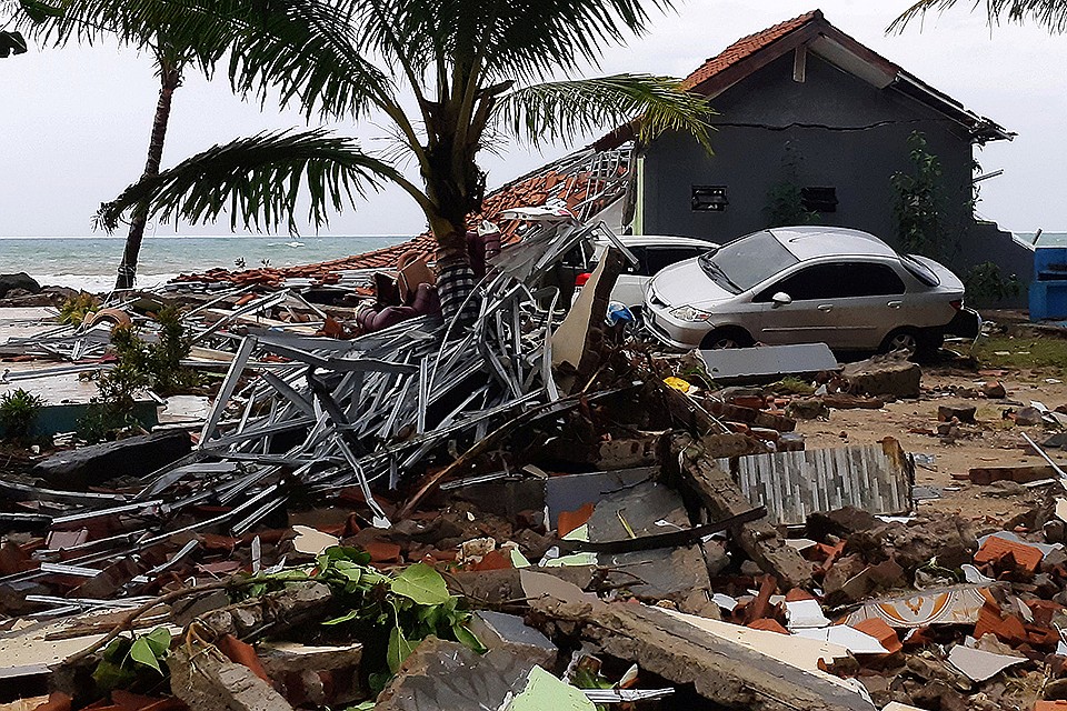 цунами в Индонезии причины