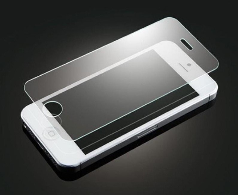 Что выбрать для защиты iPhone: пленку или стекло?