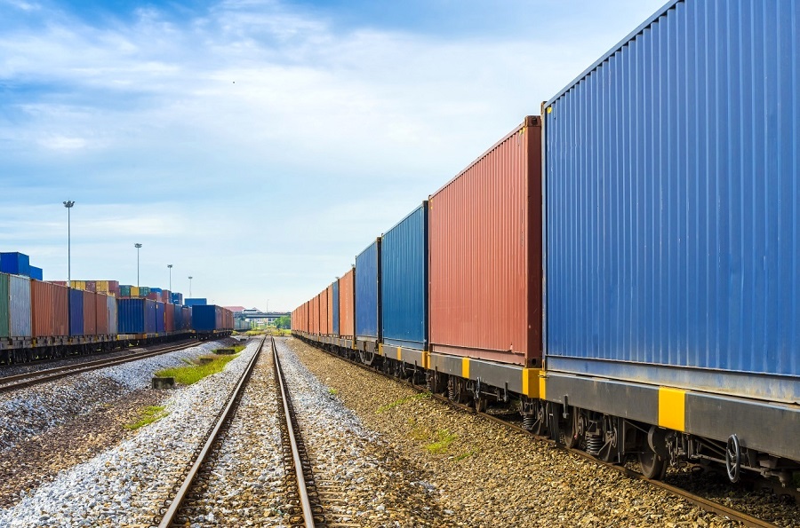 Железнодорожные перевозки габаритных грузов крытыми вагонами из России в Казахстан
