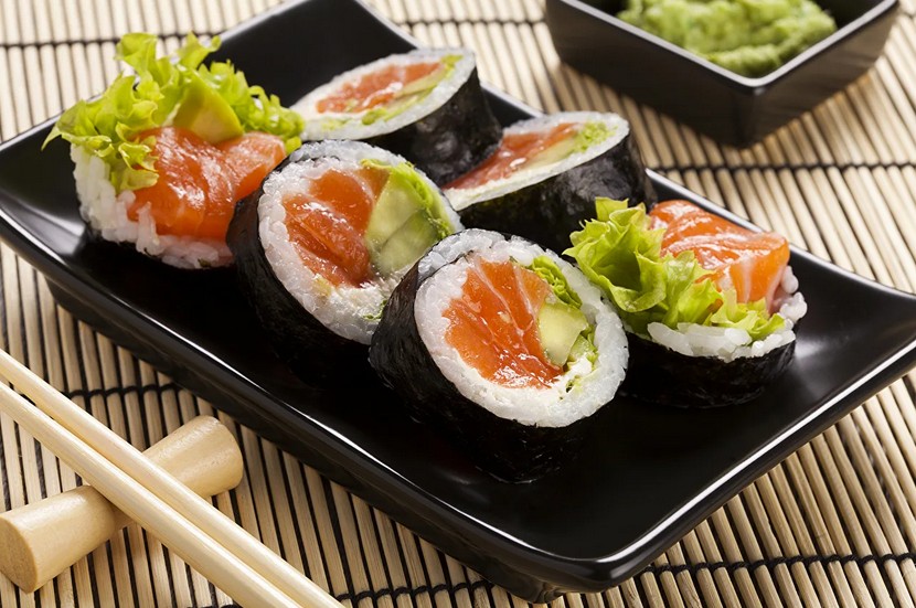 Причина популярности суши и роллов